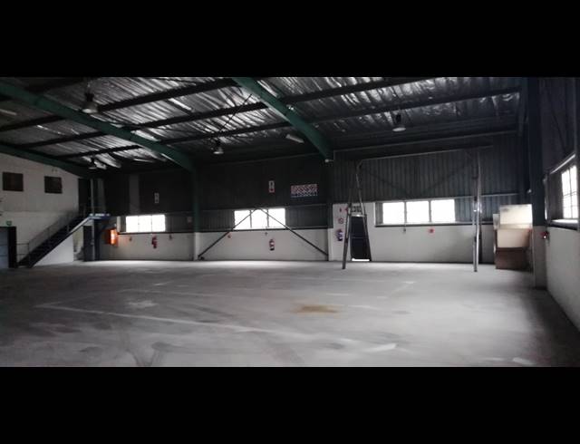 705M² WAREHOUSE TO LET IN WESTMEAD